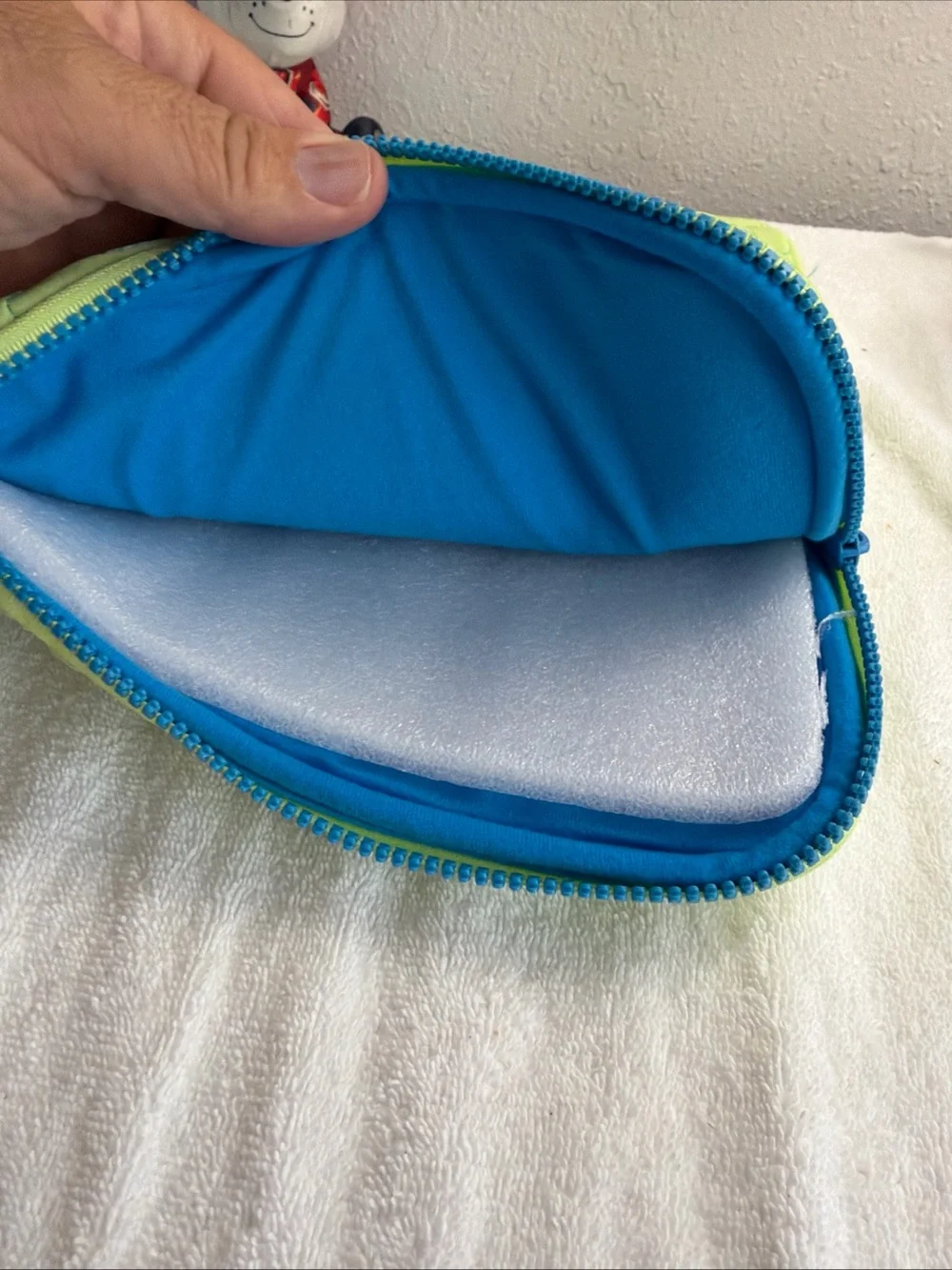 Laptop Notebook Quilted Case Protective Sleeve Green & Blue Inside